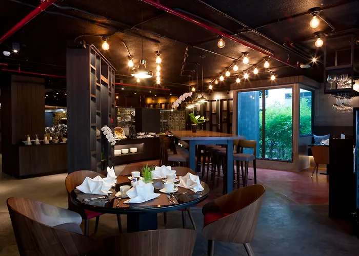 Rakyim Siam - Sukhumvit 15 4*