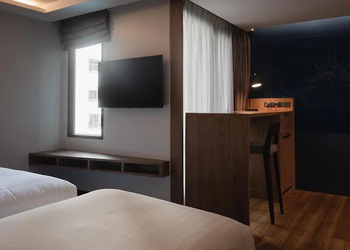 Rakyim Siam - Sukhumvit 15